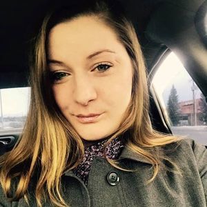 Meet your Posher, Crystal